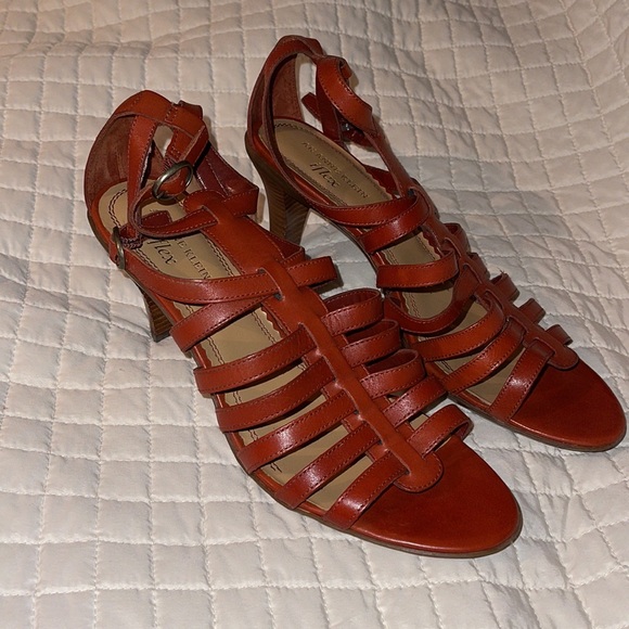 EUC ANNE KLEIN IFLEX ANKLE STRAPPY SANDALS SZ 9.5 - Picture 2 of 9